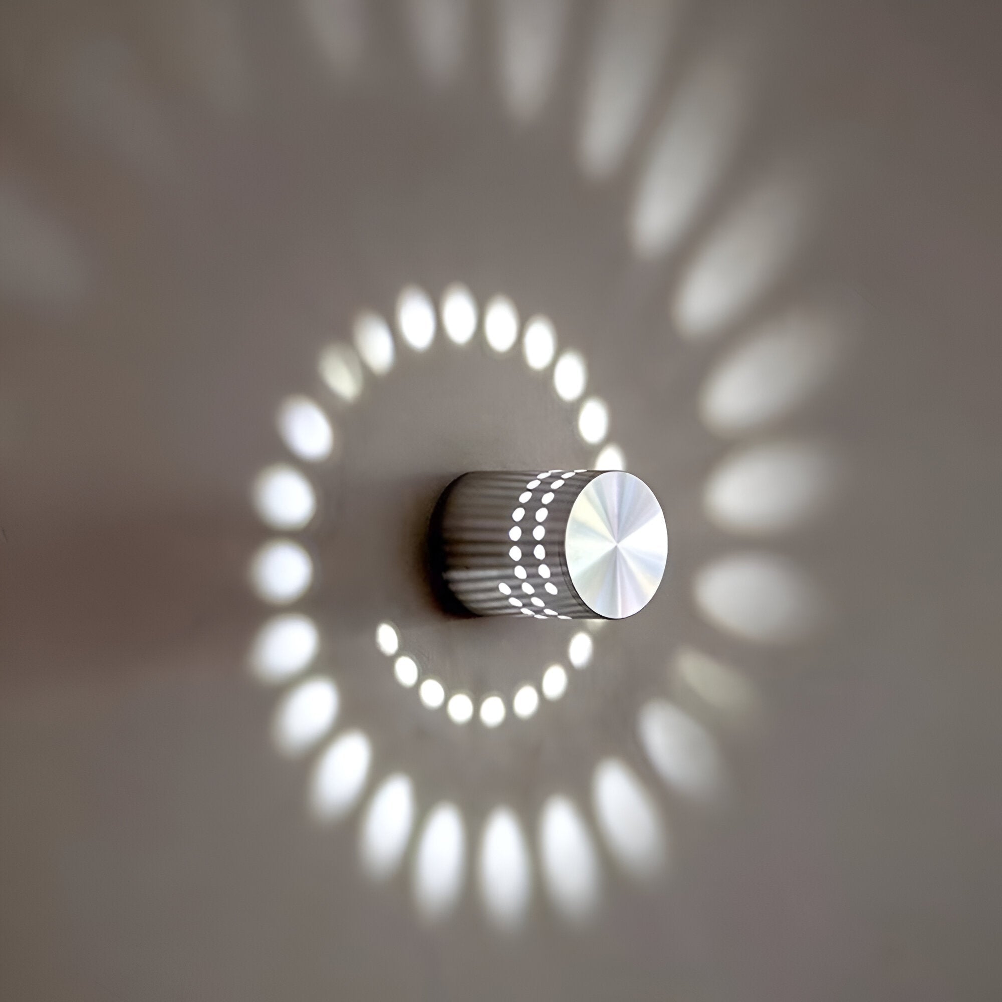 Spirava | LED Wandleuchte mit Spiral-Effekt