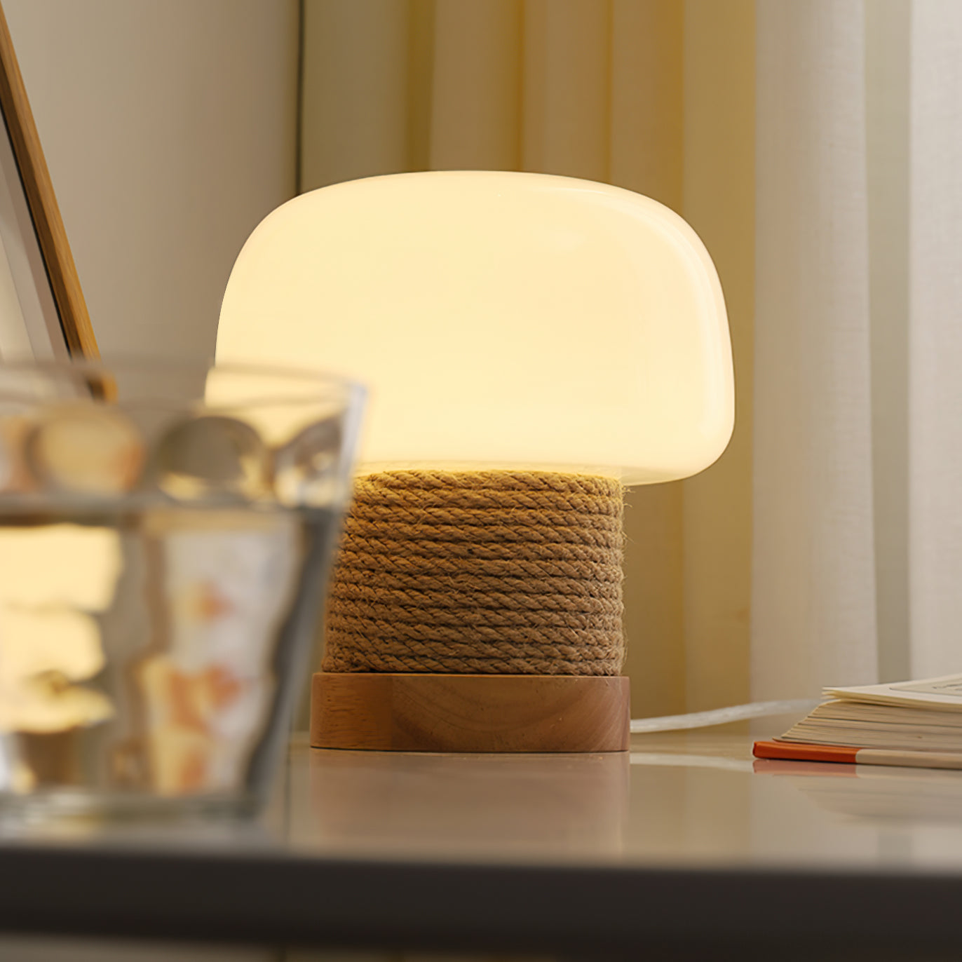 Lumo | Moderne LED Tischlampe Minimalistisch Holzfuß
