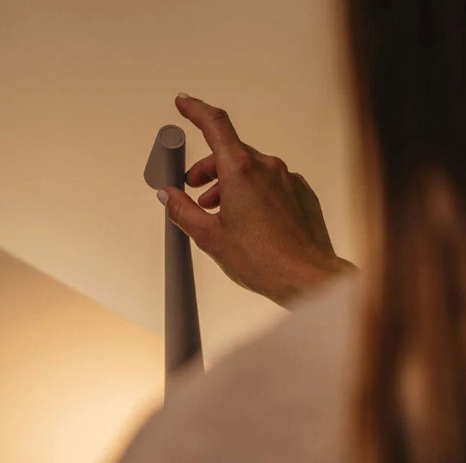 Luminavista | Tragbare LED-Tischleuchte mit Dimmerfunktion