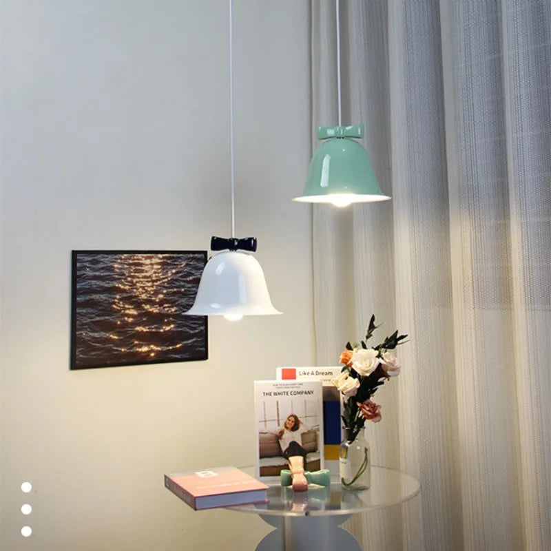 Bellora | Pendelleuchte im Glockendesign mit Schleife