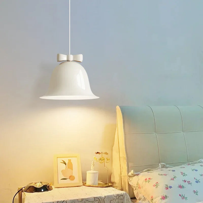 Bellora | Pendelleuchte im Glockendesign mit Schleife