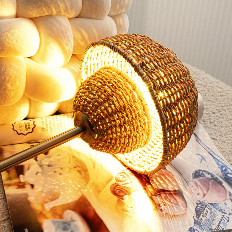 Arvella | Rattan Tischlampe mit Geflecht-Design