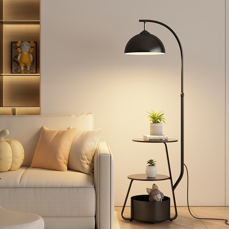 Scandi | Style Stehlampe mit integriertem Tisch