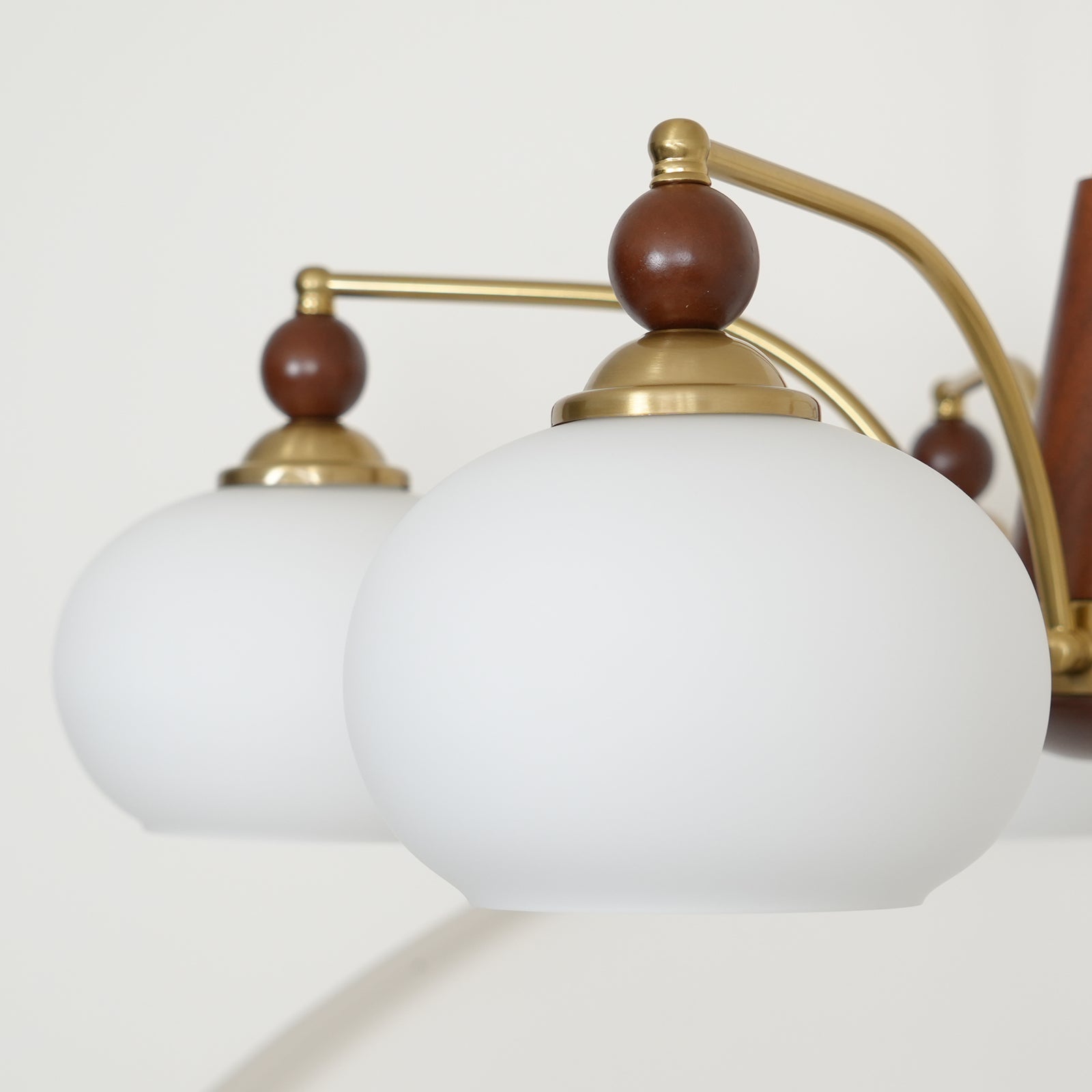 Clavira | Vintage-Deckenleuchte mit Opalglas