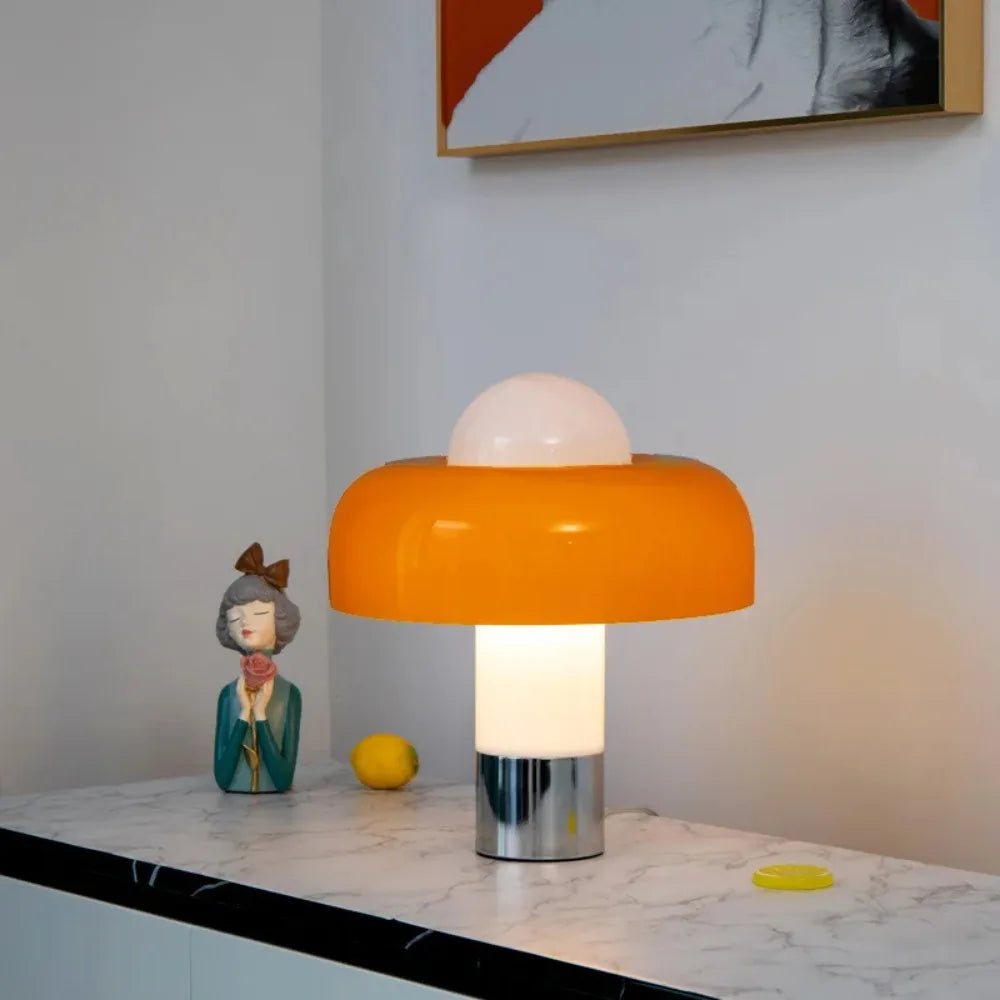 Solina – Vintage LED Nachttischlampe mit Chromfuß