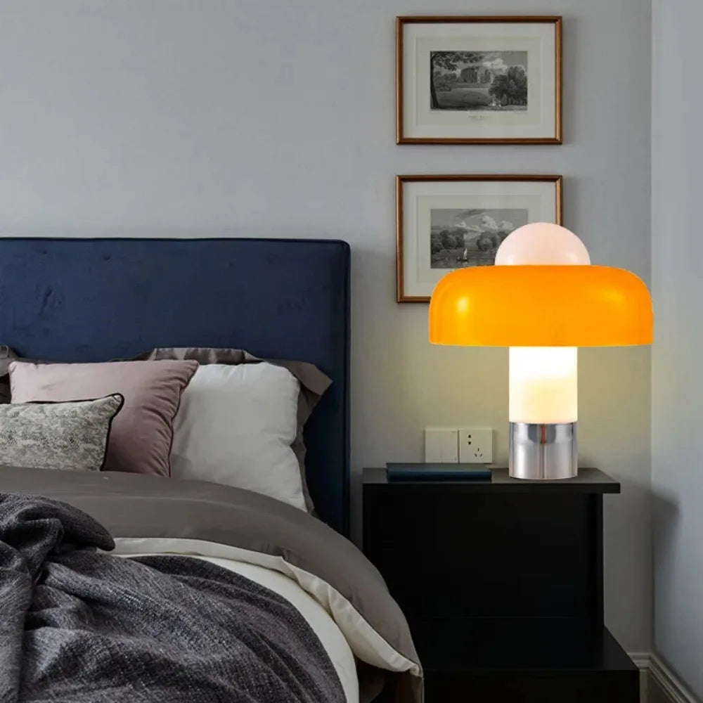 Solina – Vintage LED Nachttischlampe mit Chromfuß