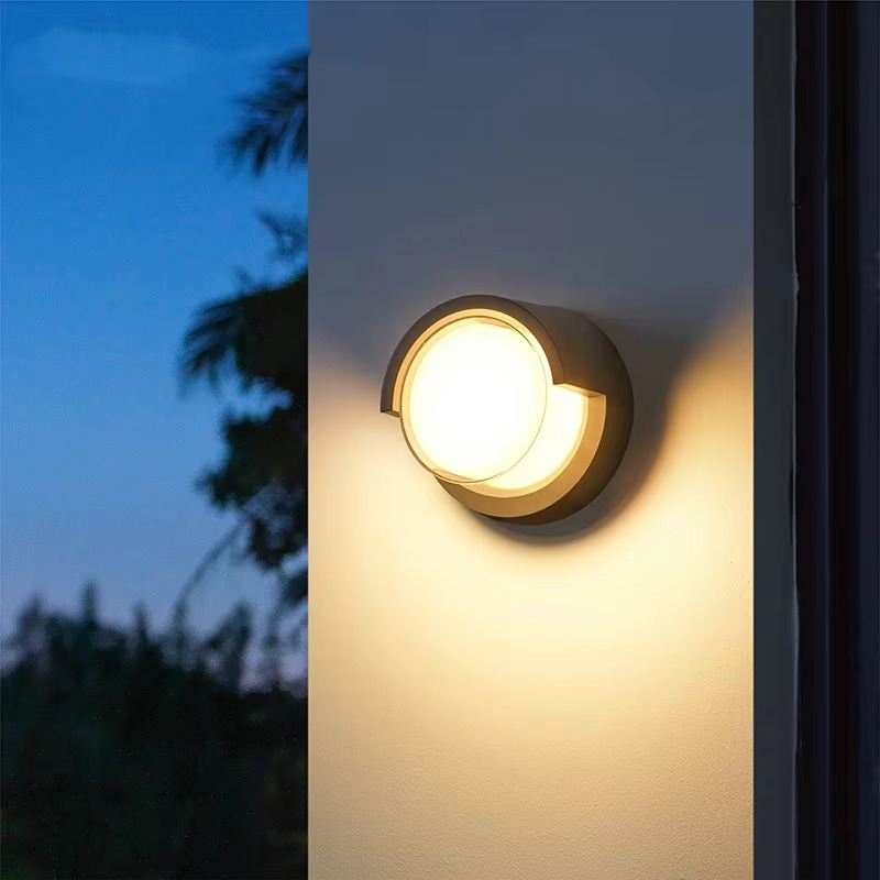 Lunaris | Moderne LED-Außenwandleuchte