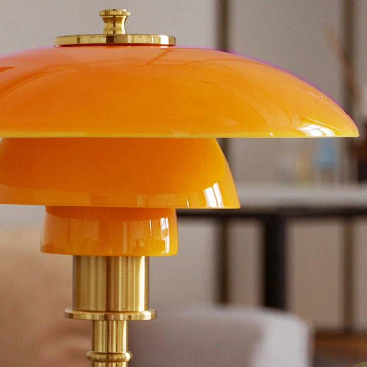 Aurivio | Tischleuchte im Retro-Design