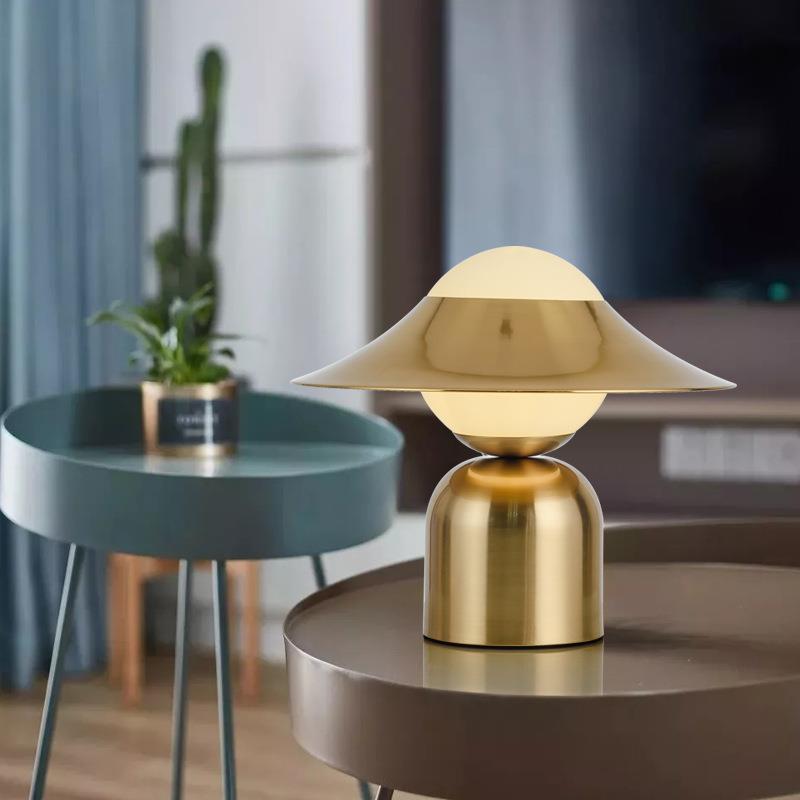 Aurelia | Moderne LED Tischlampe Gold