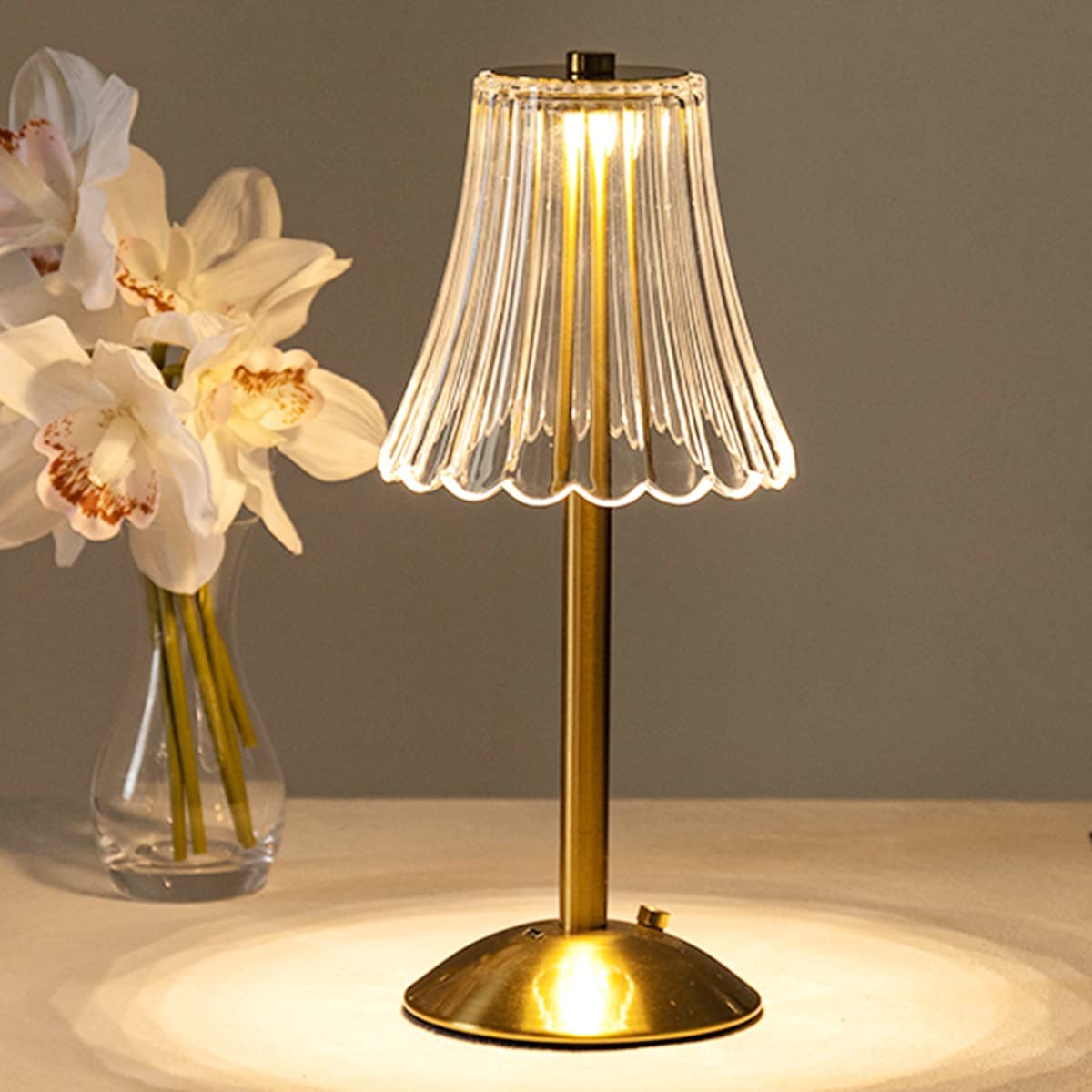Luminique | Tischleuchte mit Geriffeltem Glasschirm