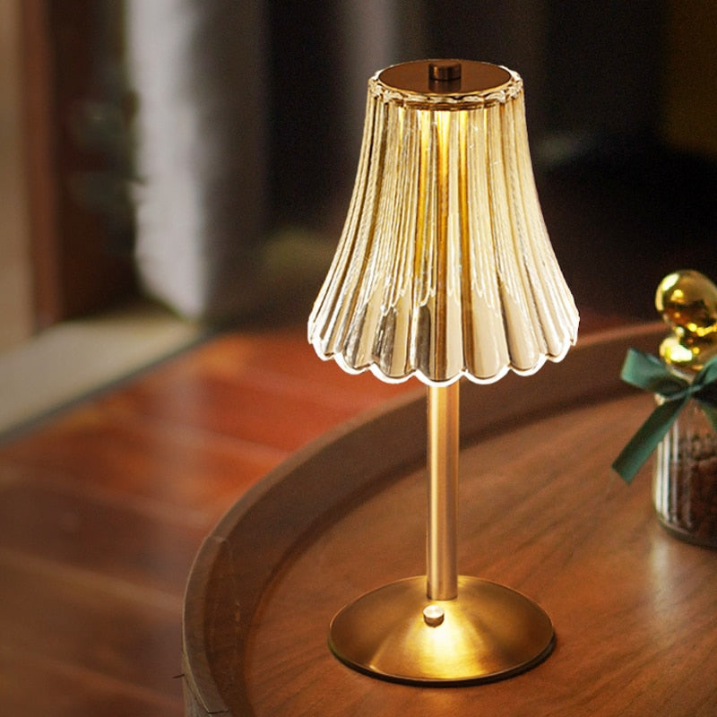 Luminique | Tischleuchte mit Geriffeltem Glasschirm