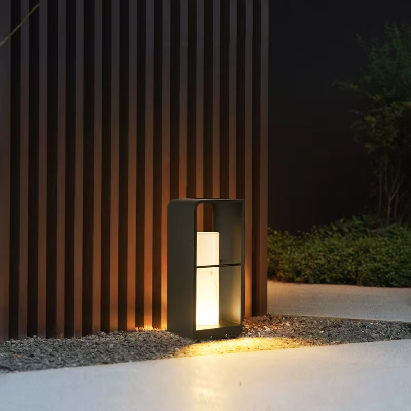 Lumiframe | Moderne LED-Außenstehleuchte