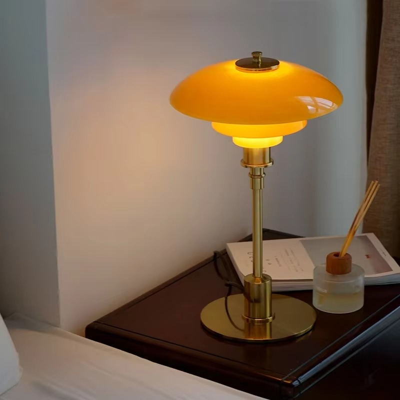 Aurivio | Tischleuchte im Retro-Design