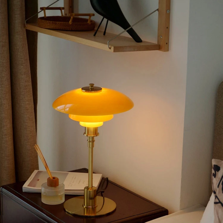 Aurivio | Tischleuchte im Retro-Design