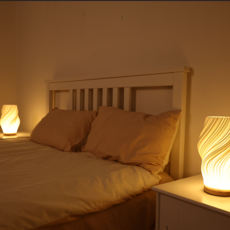 Serene Wavecrest | Wellenförmige Design-Tischlampe