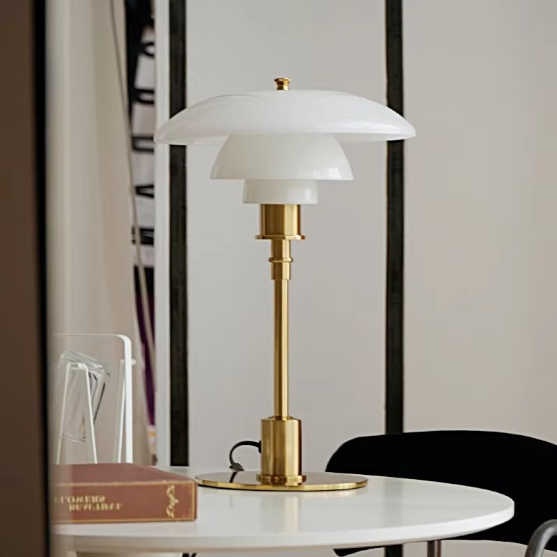 Aurivio | Tischleuchte im Retro-Design