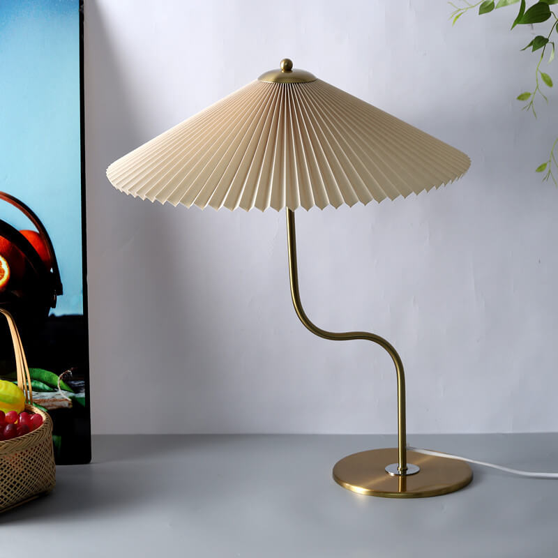 Favora | Tischlampe mit Gefaltetem Fächer-Schirm