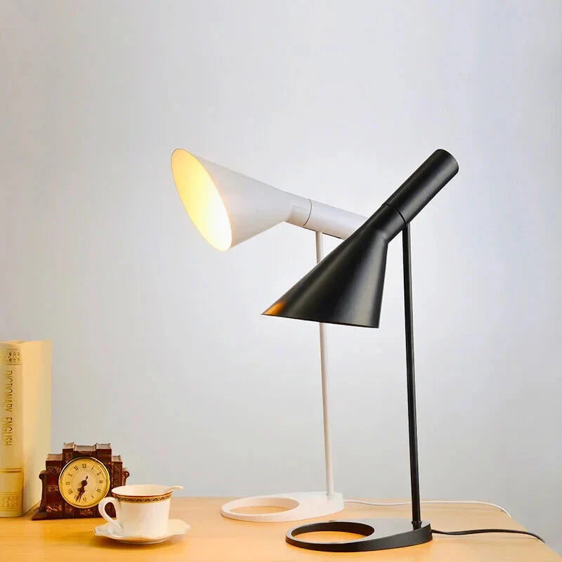 Norvia | LED Schreibtischlampe im modernen Design