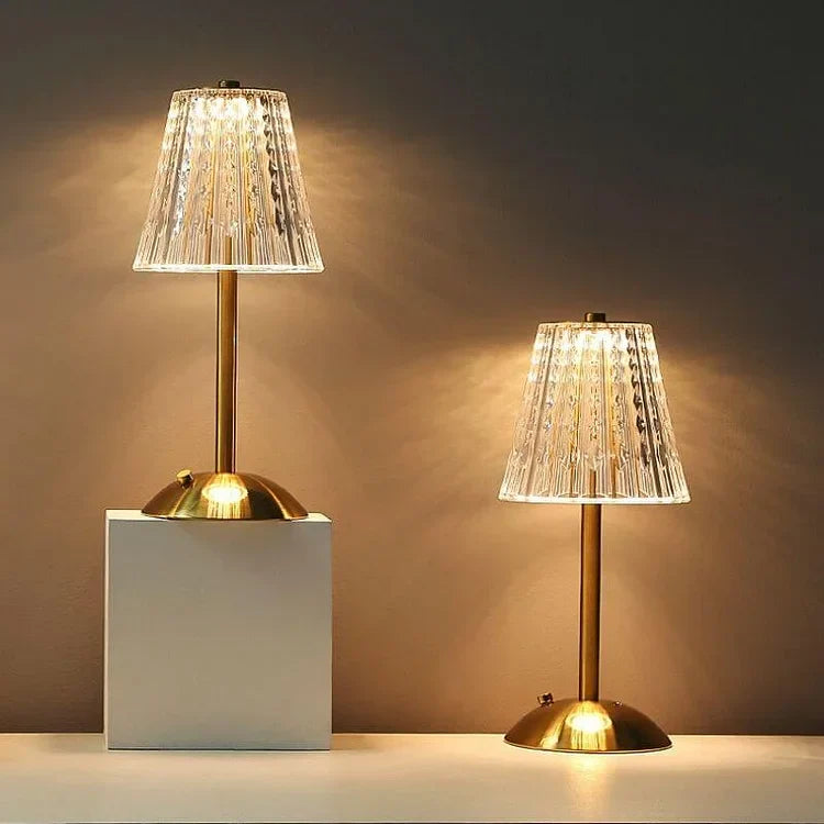 Luminique | Tischleuchte mit Geriffeltem Glasschirm