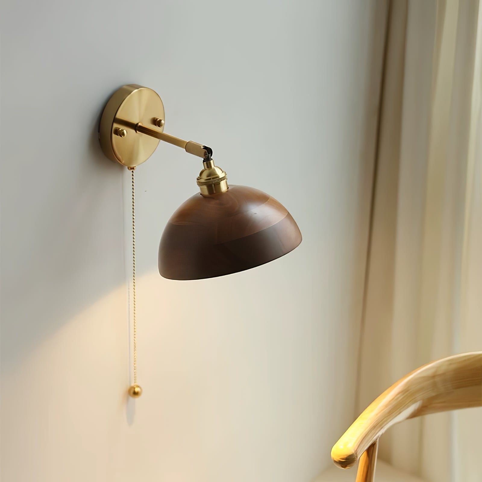 Nora | Skandinavische Walnuss Holz-Wandlampe