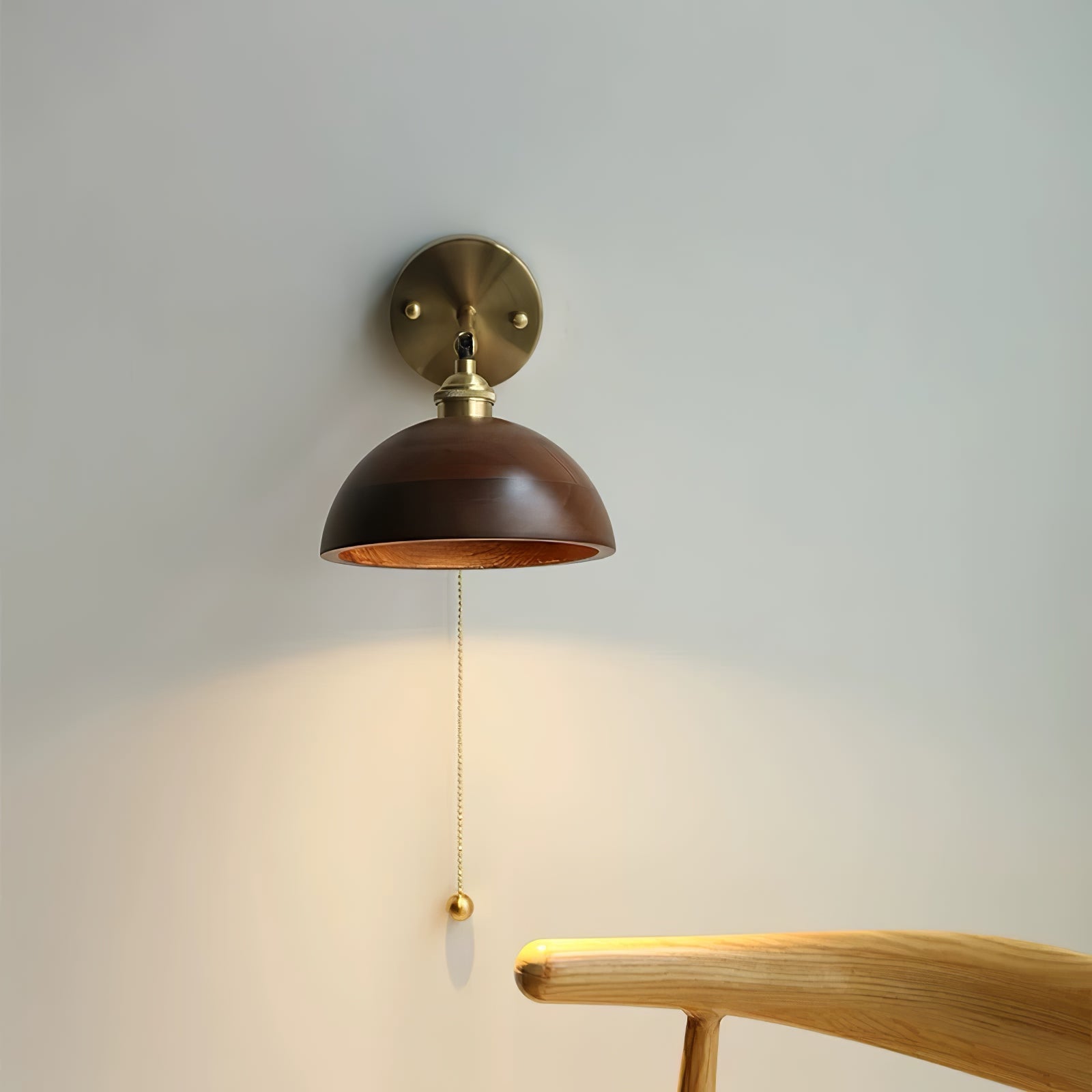 Nora | Skandinavische Walnuss Holz-Wandlampe