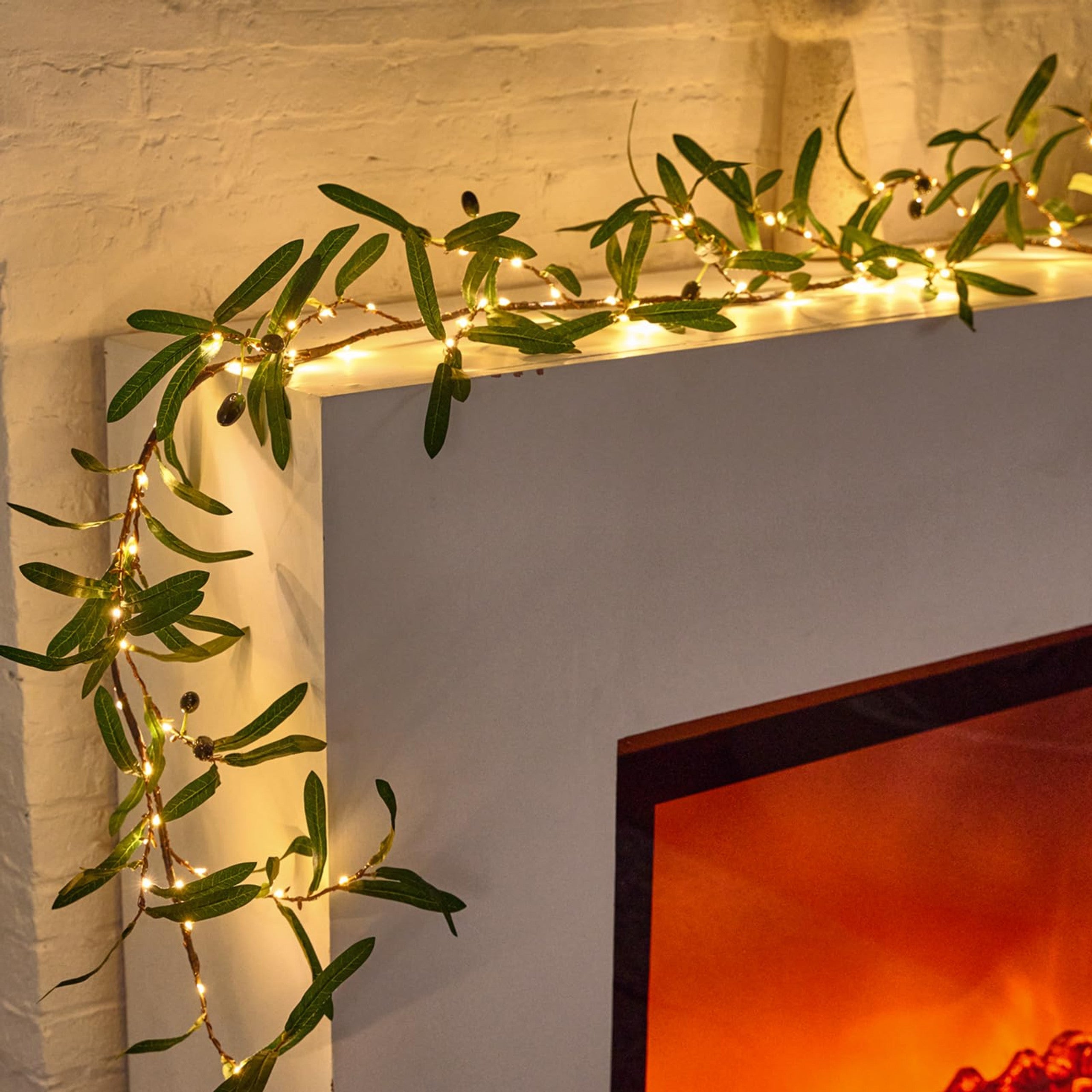 Everlia | LED Lichterkette mit Blättergirlande