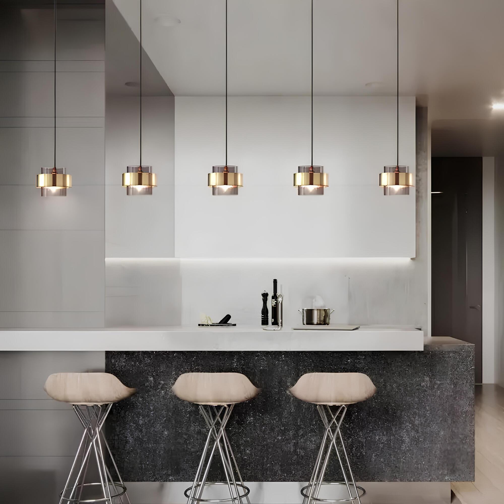 Velira | Pendelleuchte im Glas-Metalldesign