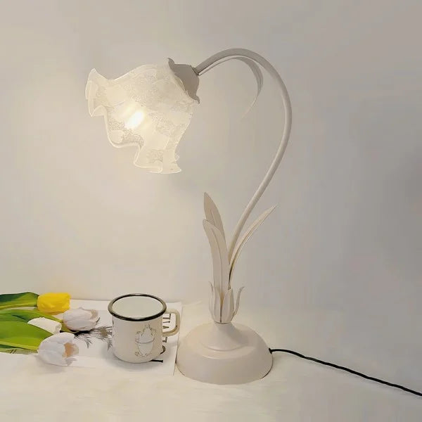 Florina | Blumen-Tischleuchte mit Blütenschirm