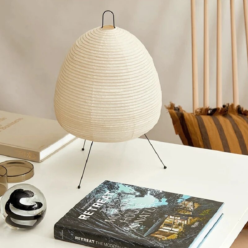 Avenza | Tischleuchte mit Papierlampenschirm