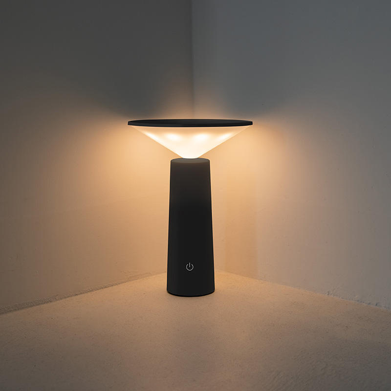 Trivora | LED Tischlampe mit Kegeldesign